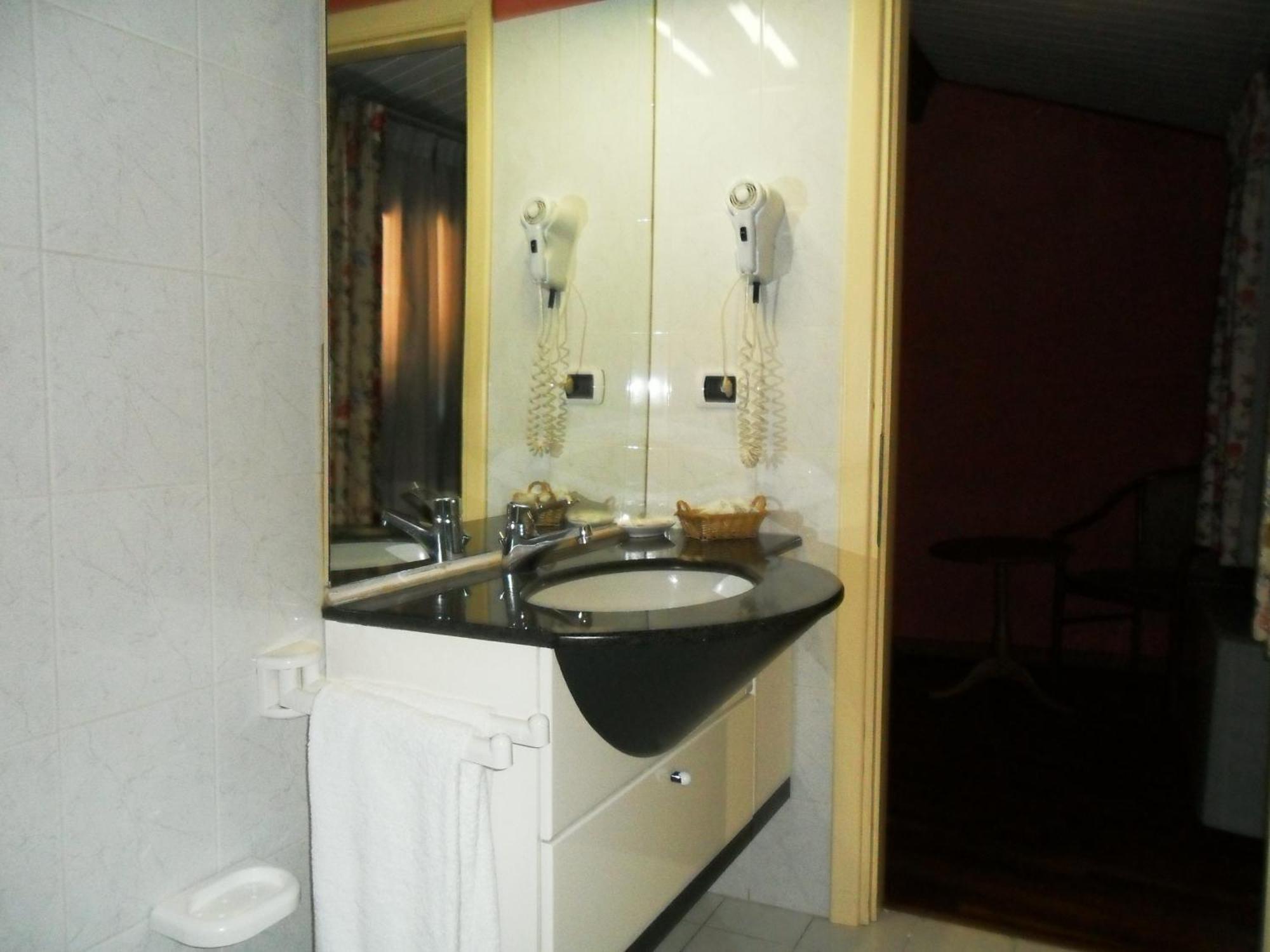 Hotel Borgo Antico Биббьена Экстерьер фото