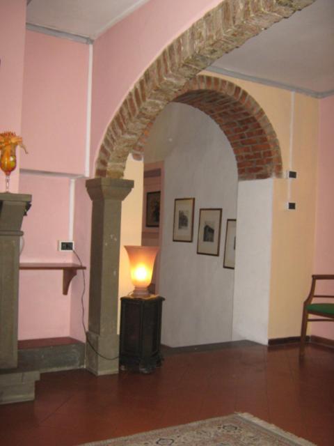 Hotel Borgo Antico Биббьена Экстерьер фото