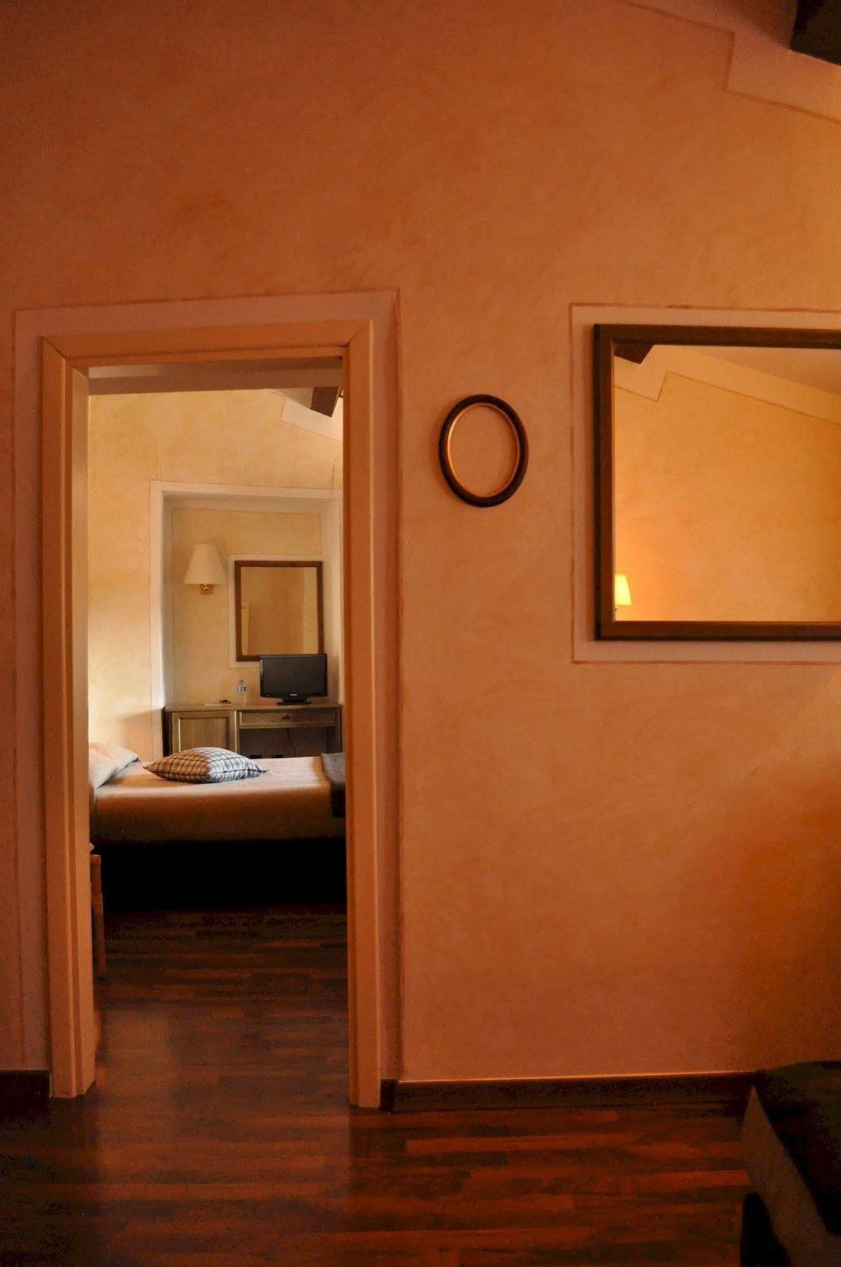 Hotel Borgo Antico Биббьена Экстерьер фото