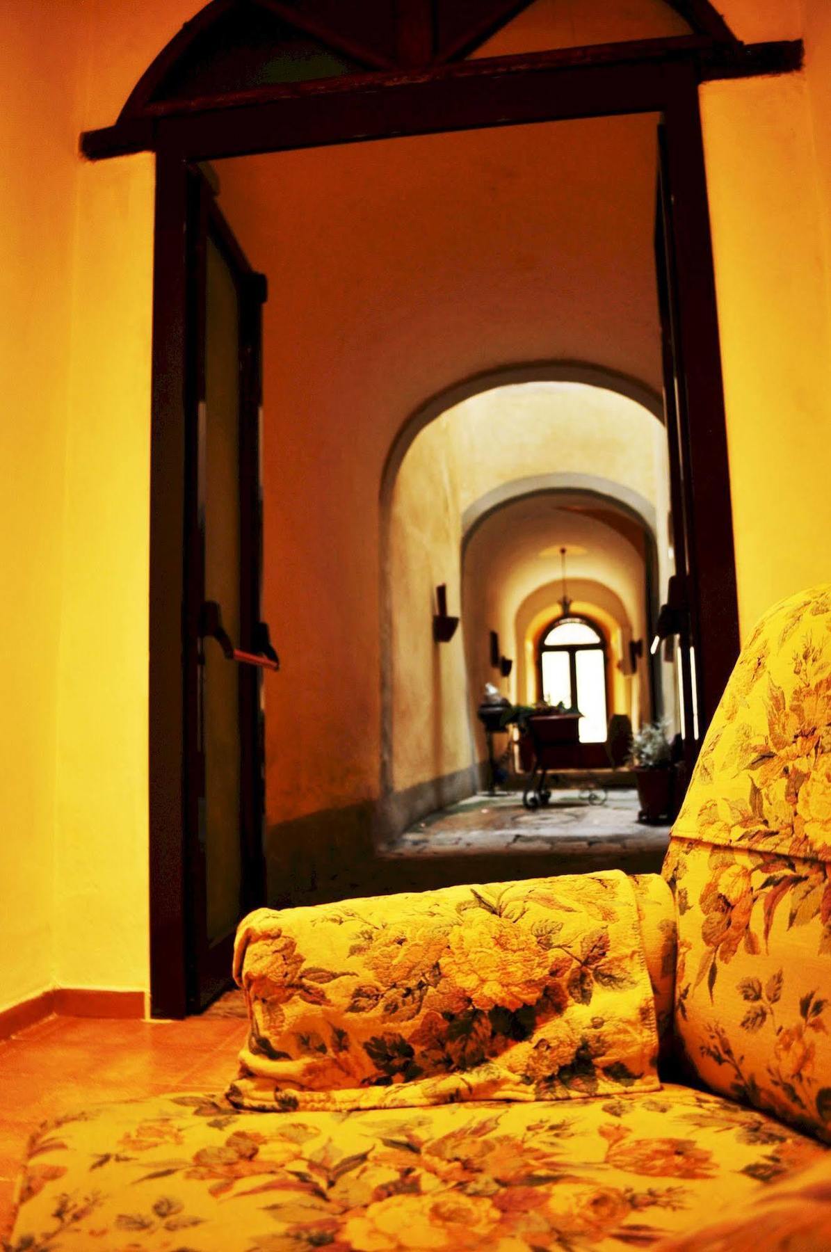 Hotel Borgo Antico Биббьена Экстерьер фото